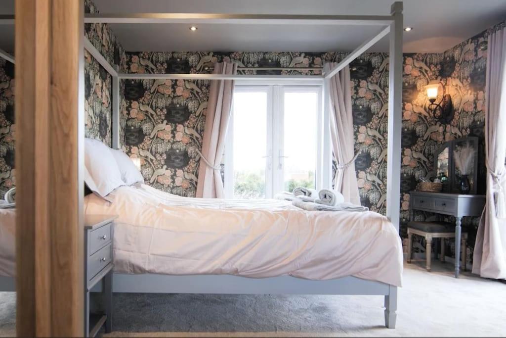 Covehithe House-Coastal Luxury- Sleeps 12-With Huge Swimspa! Wrentham エクステリア 写真