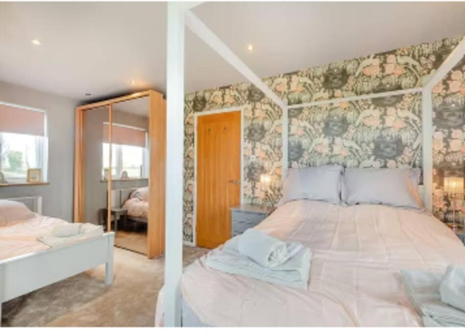 Covehithe House-Coastal Luxury- Sleeps 12-With Huge Swimspa! Wrentham エクステリア 写真