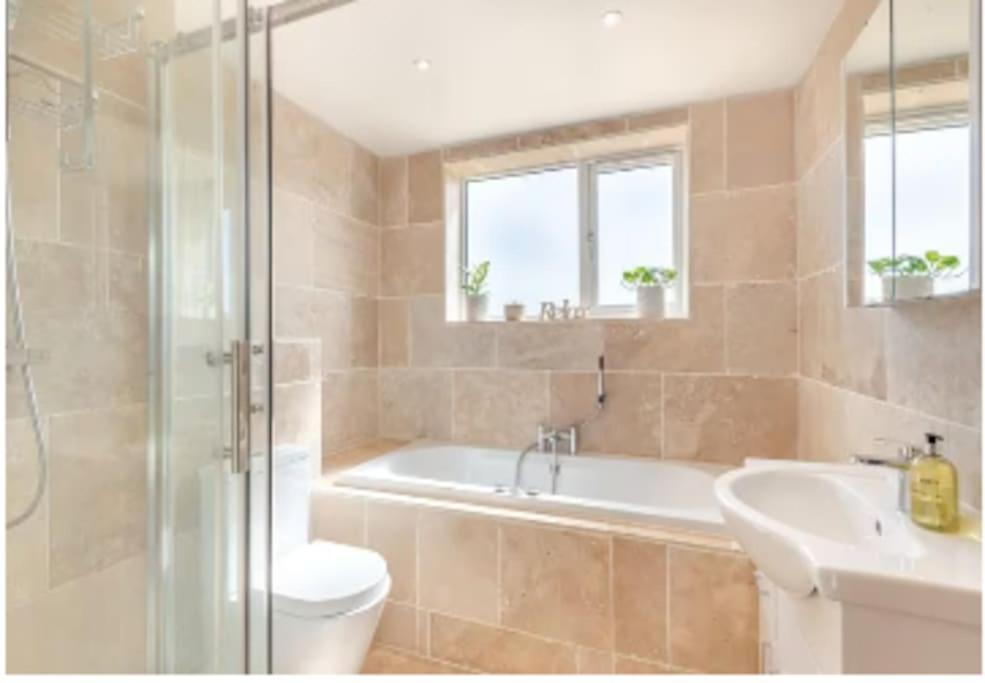 Covehithe House-Coastal Luxury- Sleeps 12-With Huge Swimspa! Wrentham エクステリア 写真