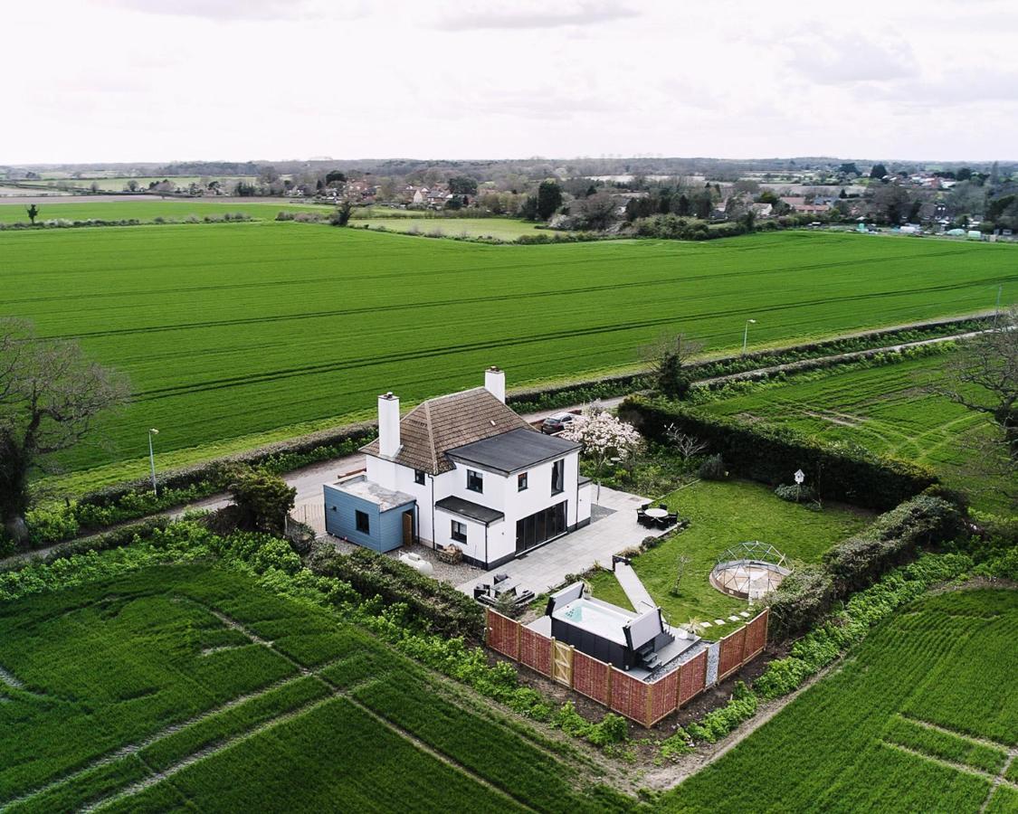 Covehithe House-Coastal Luxury- Sleeps 12-With Huge Swimspa! Wrentham エクステリア 写真