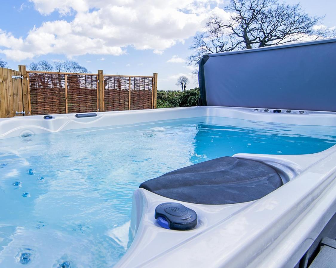Covehithe House-Coastal Luxury- Sleeps 12-With Huge Swimspa! Wrentham エクステリア 写真
