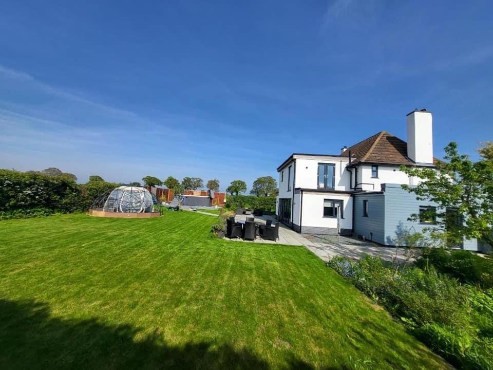 Covehithe House-Coastal Luxury- Sleeps 12-With Huge Swimspa! Wrentham エクステリア 写真